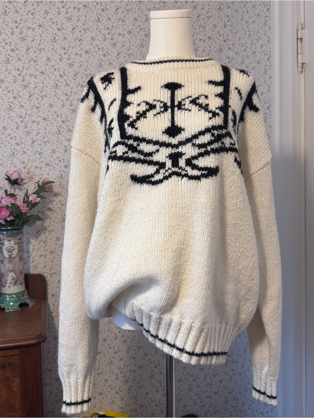 NOVO Ivory and Black Nordic Style Crewneck Sweater